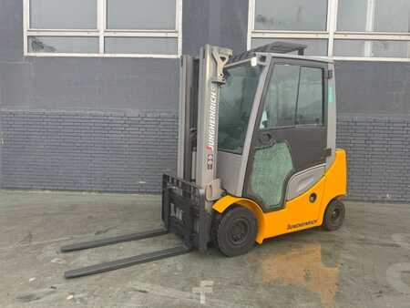 Dieselstapler 2019 Jungheinrich DFG 320s Baujahr 2019/ HH4500 / Vollkabine /Triplex (1)