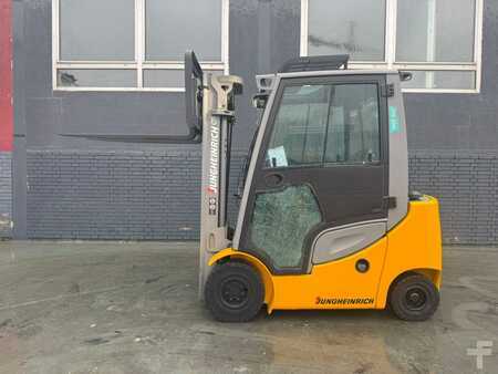 Dieselstapler 2019 Jungheinrich DFG 320s Baujahr 2019/ HH4500 / Vollkabine /Triplex (2)