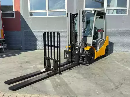 Carrelli elevatori GPL 2019  Jungheinrich TFG 425s Baujahr 2019/ Triplexmast Schubgabel (1)