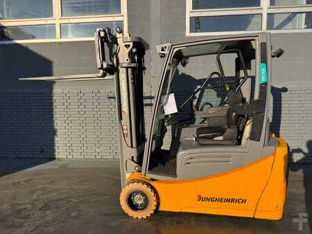 Elektro 3 Rad 2019  Jungheinrich EFG 220 Baujahr 2019 /Triplex /Std.4442 /Akku 2019 (3)