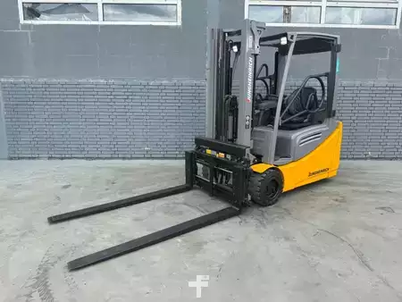 Elektro 3 Rad 2019  Jungheinrich EFG 218 Baujahr 2019 / Stunden 15444 HH 3100 (1)