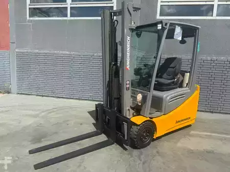 Elektro 3 Rad 2019  Jungheinrich EFG 216 Baujahr 2019 / Stunden 7215 HH 3300 (1)