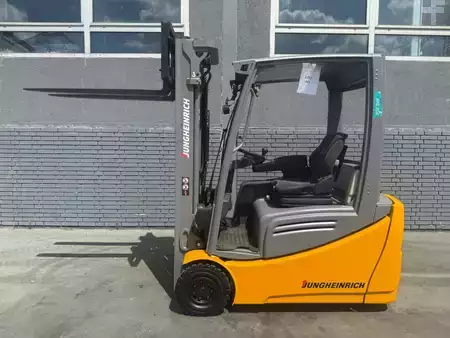 Elektro 3 Rad 2019  Jungheinrich EFG 216 Baujahr 2019 / Stunden 7215 HH 3300 (2)
