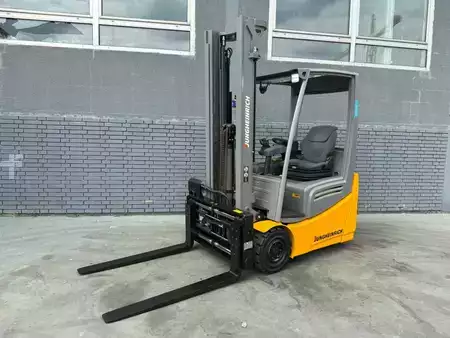 Elektro 3 Rad 2020  Jungheinrich EFG 213 Baujahr 2020 / Stunden 10381HH 3500 (1)