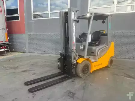 LPG VZV 2020  Jungheinrich TFG 320s Baujahr 2020/ Stunden 1083/ HH 4640 (2)