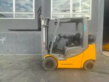 LPG VZV 2020  Jungheinrich TFG 320s Baujahr 2020/ Stunden 1083/ HH 4640 (3)
