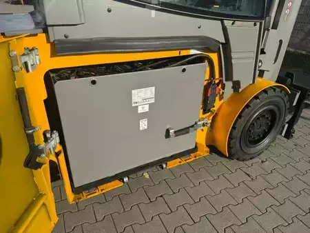 Eléctrico - 4 rodas 2020  Jungheinrich EFG 540 Baujahr 2020/ Akku 2020 / Stunden 2831 (10)