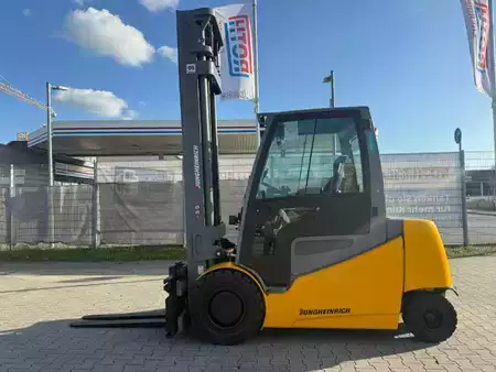 Eléctrico - 4 rodas 2020  Jungheinrich EFG 540 Baujahr 2020/ Akku 2020 / Stunden 2831 (3)