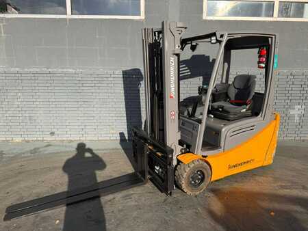 Elektro 3 Rad 2020 Jungheinrich EFG 218 Baujahr 2020 / Stunden 10685 HH 3100 (1)