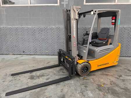 Elektro 3 Rad 2020  Jungheinrich EFG 218 Baujahr 2020 / Stunden 10643 HH 3100 (1)