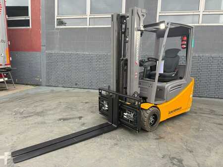 Elektro 3 Rad 2020 Jungheinrich EFG 218 Baujahr 2020 / Stunden 10174 HH 4640 (2)