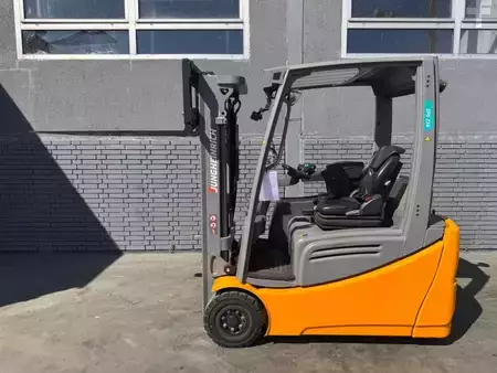 Elektro 3 Rad 2022  Jungheinrich EFG 216 Baujahr 2022/ Stunden 2263 Akku 2023/ TOP ZUSTAND (3)