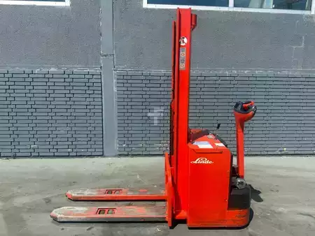 Horizontal-Kommissionierer 1995  Linde  L 12 Baujahr 1995 Akku 2005 Ladegerät Integriert (4)