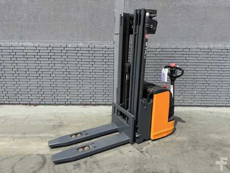 Stacker pedestre 2013  Still EGV 20 LB Baujahr 2013 / HH4,4M/ 2000kg / Initialhub (1)