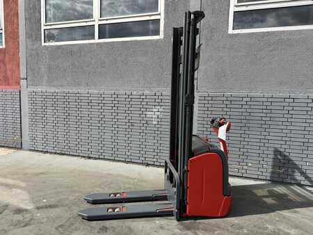 Hochhubwagen 2010  Linde L 16 Baujahr 2010/ Stunden 5137 / HH 3,8M/Akku 2017 (2)