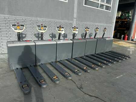 Niederhubwagen 2021 Crown WP 3020 Baujahr 2021/Std. 1500/ Akku 2021 (2)