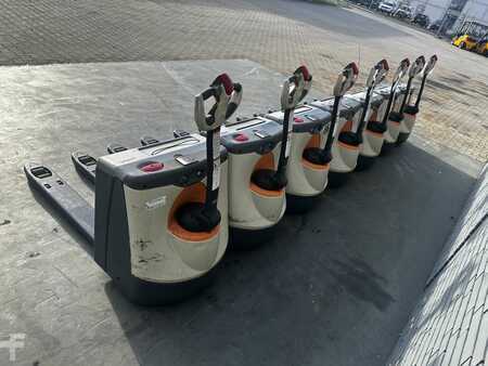 Niederhubwagen 2021 Crown WP 3020 Baujahr 2021/Std. 1500/ Akku 2021 (3)