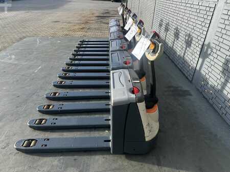 Niederhubwagen 2021 Crown WP 3020 Baujahr 2021/Std. 1500/ Akku 2021 (4)