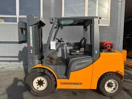 Gas gaffeltruck 2015  Jungheinrich TFG 550s Baujahr 2015/ Stunden 412 NEUWERTIG*** (2)