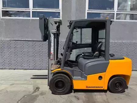 Carretilla elevadora diésel 2015  Jungheinrich DFG 430 Baujahr 2015 / Stunden 10680 HH 4,4M (2)