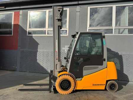 Elektro čtyřkolový VZV 2016  Jungheinrich EFG 540ks Baujahr 2016/Kabine /Akku 2018 /3-4Ventil (4)