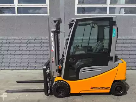 Carrelli elettrici 4 ruote 2018  Jungheinrich EFG 320 Baujahr 2018 / Stunden 4361 HH 4,40M TOP ZUSTAND (1)