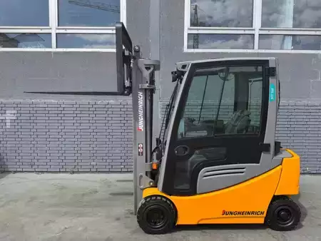 Carrelli elettrici 4 ruote 2018  Jungheinrich EFG 320 Baujahr 2018 / Stunden 4361 HH 4,40M TOP ZUSTAND (2)