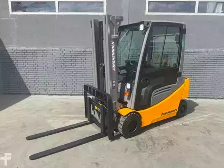 Carrelli elettrici 4 ruote 2018  Jungheinrich EFG 320 Baujahr 2018 / Stunden 4361 HH 4,40M TOP ZUSTAND (3)