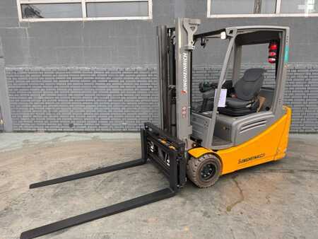 Elektro 3 Rad 2020  Jungheinrich EFG 218 Baujahr 2020 / Stunden 11398 HH 3100 (1)