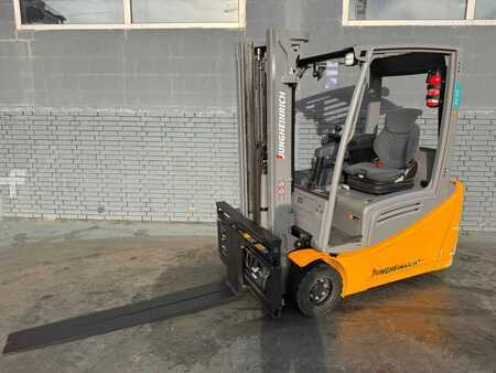 Elektro tříkolové VZV 2020  Jungheinrich EFG 218 Baujahr 2020 / Stunden 9506 HH 3100 (1)