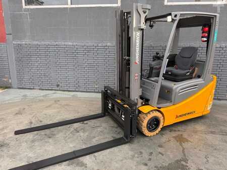 Elektro 3 Rad 2020  Jungheinrich EFG 218 Baujahr 2020 / Stunden 11801 HH 3100 (2)