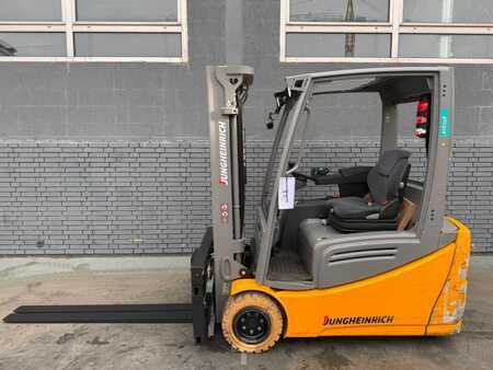 Elektro 3 Rad 2020  Jungheinrich EFG 218 Baujahr 2020 / Stunden 11801 HH 3100 (3)