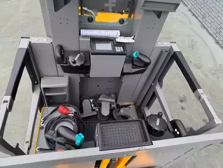 Préparateurs de commande verticaux 2020  Jungheinrich EKS 310s Baujahr 2020 / HH 3,60M / Stunden 2359 TOP ZUSTAND (3)