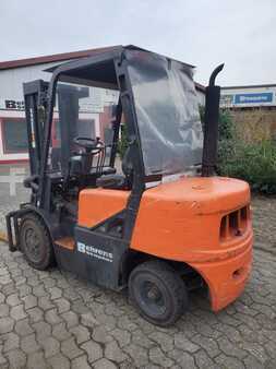 Carrelli elevatori diesel 2008  Doosan D30G-X (2)