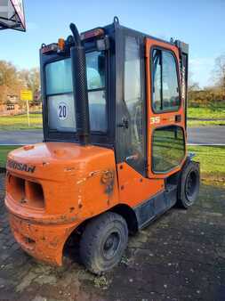 Wózki widłowe diesel 2008  Doosan D35C-5 (2)