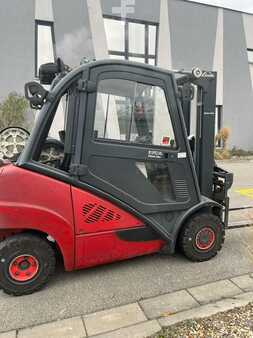 Empilhador a gás 2019  Linde H25T (2)