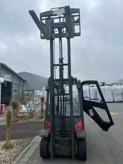 Propane Forklifts 2019  Linde H25T (4)