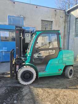 Empilhador diesel 2017  Mitsubishi FD50NT (1)