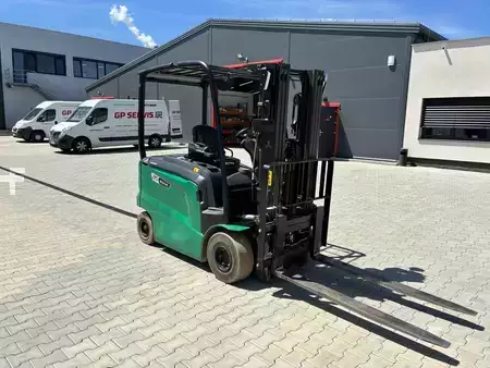 Elektro čtyřkolový VZV 2020  Mitsubishi FB25CN (1)