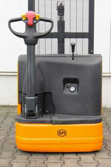 Ruční vysokozdvižný vozík 2012  OM CL10,5 ac  Batt.NEU (6)