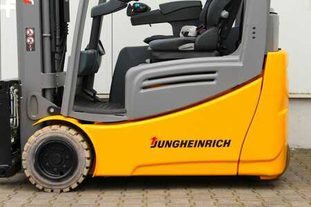 Elektromos 3 kerekű 2017  Jungheinrich EFG318k (6)