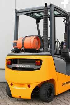 Treibgasstapler 2014  Jungheinrich TFG320 (17)