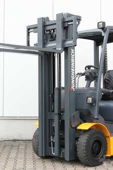 Treibgasstapler 2014  Jungheinrich TFG320 (5)
