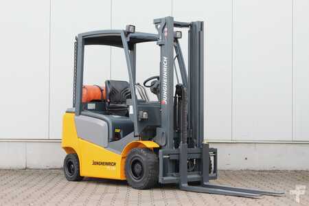 Treibgasstapler 2014  Jungheinrich TFG320 (9)
