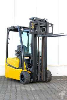 Elektro 3 Rad 2014  Yale ERP18VT MWB Triplex (8)