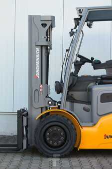 Elektro 4 Rad 2022  Jungheinrich EFG545 - Triplex (10)