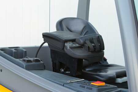 Elektro 4 Rad 2022  Jungheinrich EFG545 - Triplex (11)