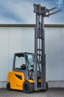 Elektro 4 Rad 2022  Jungheinrich EFG545 - Triplex (12)