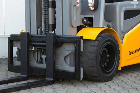 Elektro 4 Rad 2022  Jungheinrich EFG545 - Triplex (16)