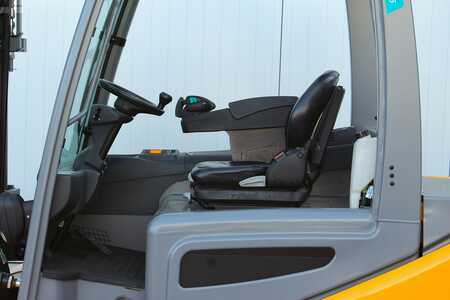 Elektro 4 Rad 2022  Jungheinrich EFG545 - Triplex (18)